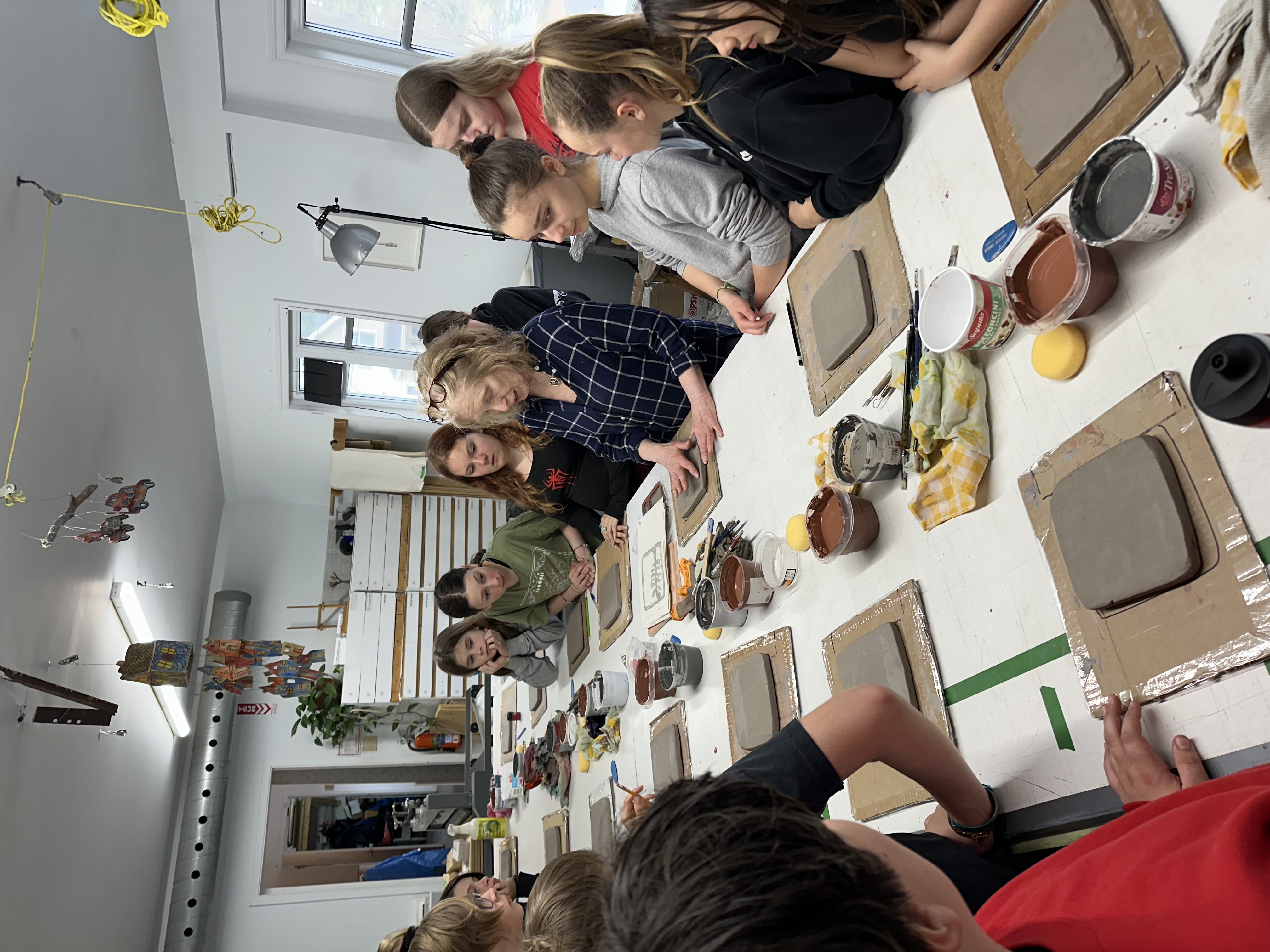 Un atelier créatif à l'école du village